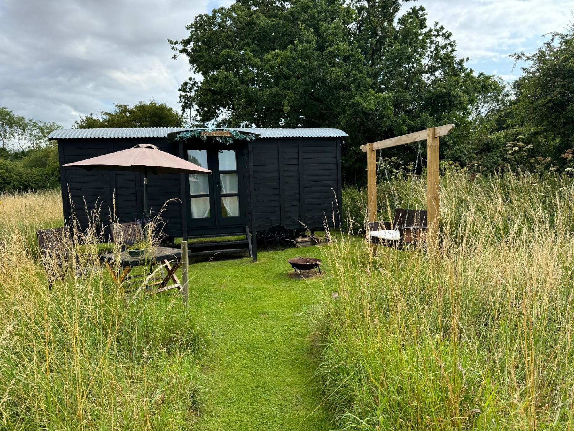 Blue Sky Huts Hotell Chediston Eksteriør bilde